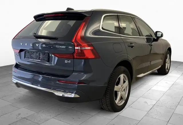 Volvo XC60 view 3