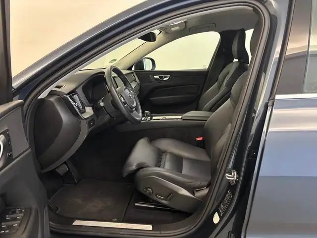Volvo XC60 view 7
