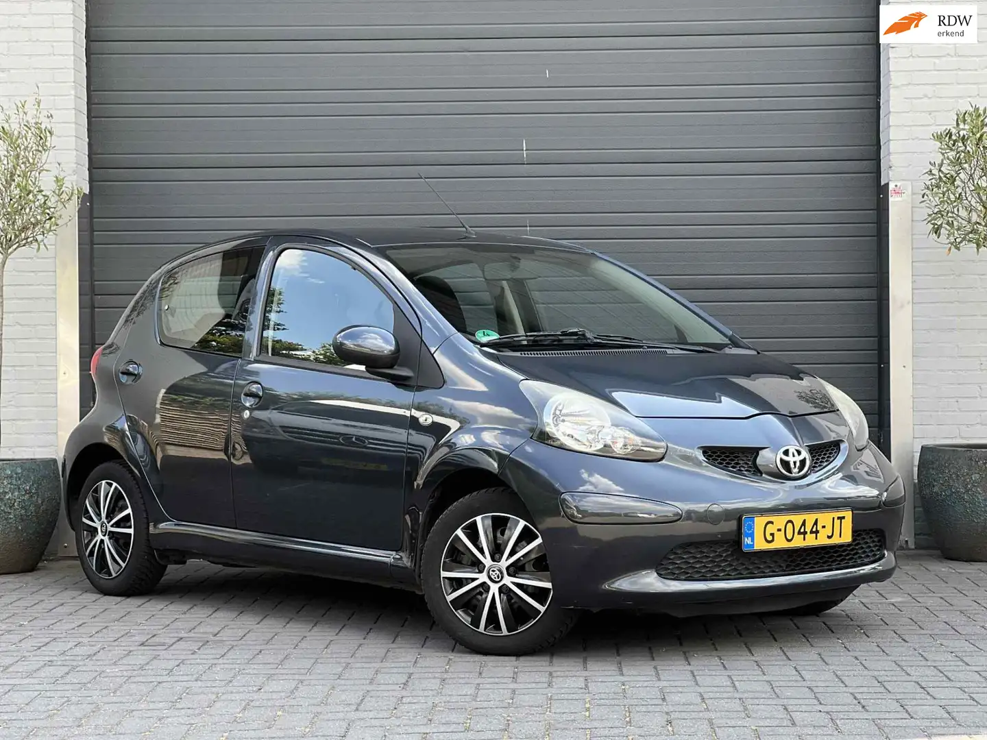Toyota Aygo 1.0-12V|133DZ KM|Airco|5-DRS|Nw. Koppeling|Beurt G Gris - 1