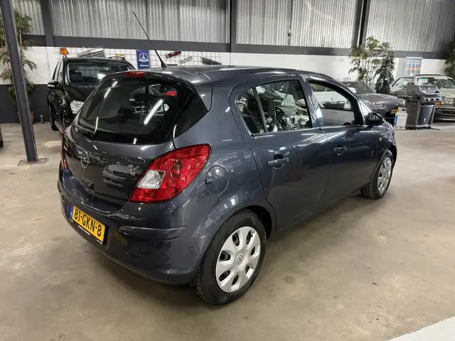 Opel Corsa view 4