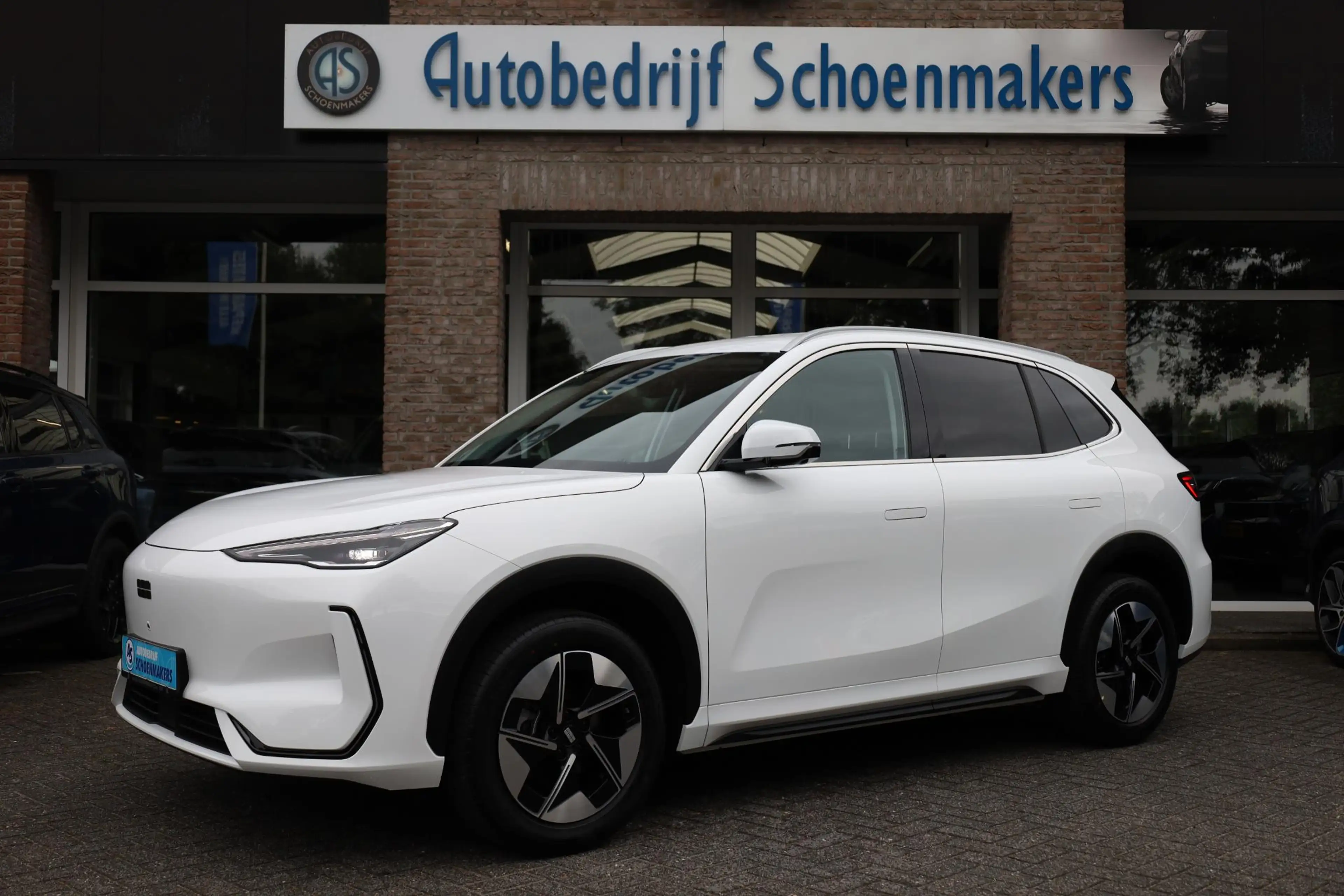Geely E5 Pro+ 68KWh 470KM-RIJBEREIK LEER CARPLAY 360-CAMERA