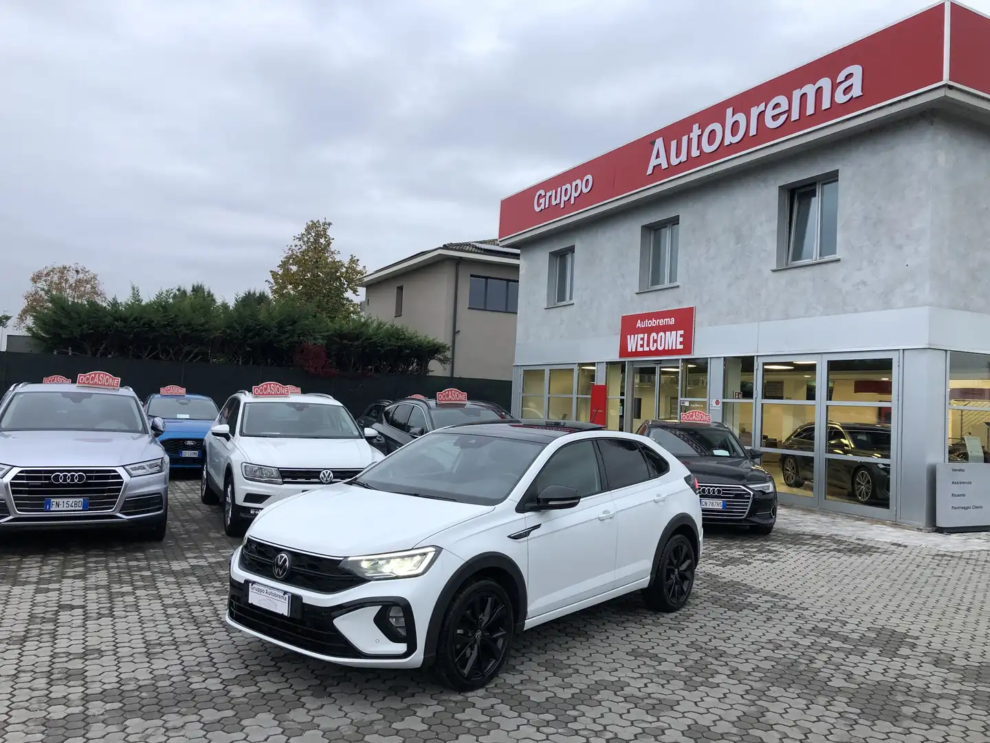 Volkswagen Taigo Taigo 1.0 tsi R-Line 110cv dsg NEOPATENTATI Bianco - 1