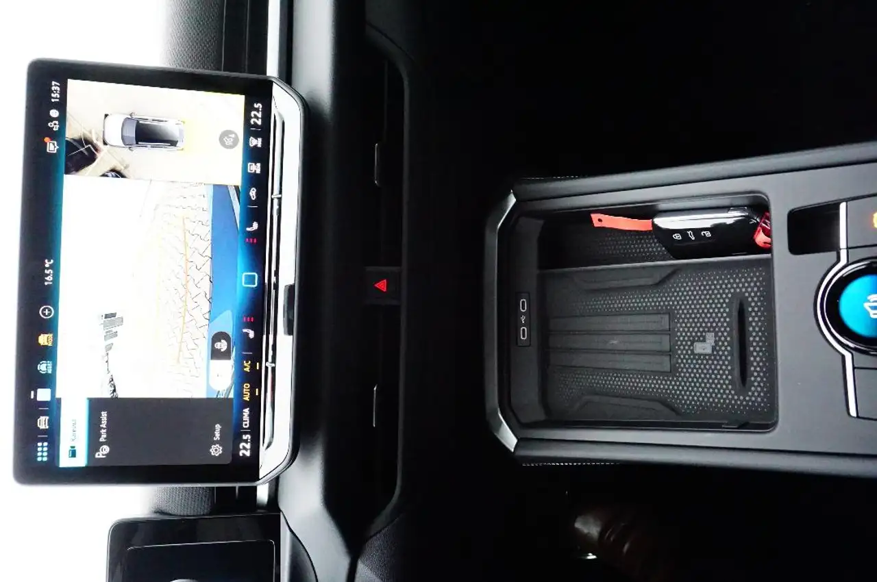 Volkswagen T-Roc R-Line"Black Style"1.5 l TSI 7-Gang-DSG Navi,ACC 23