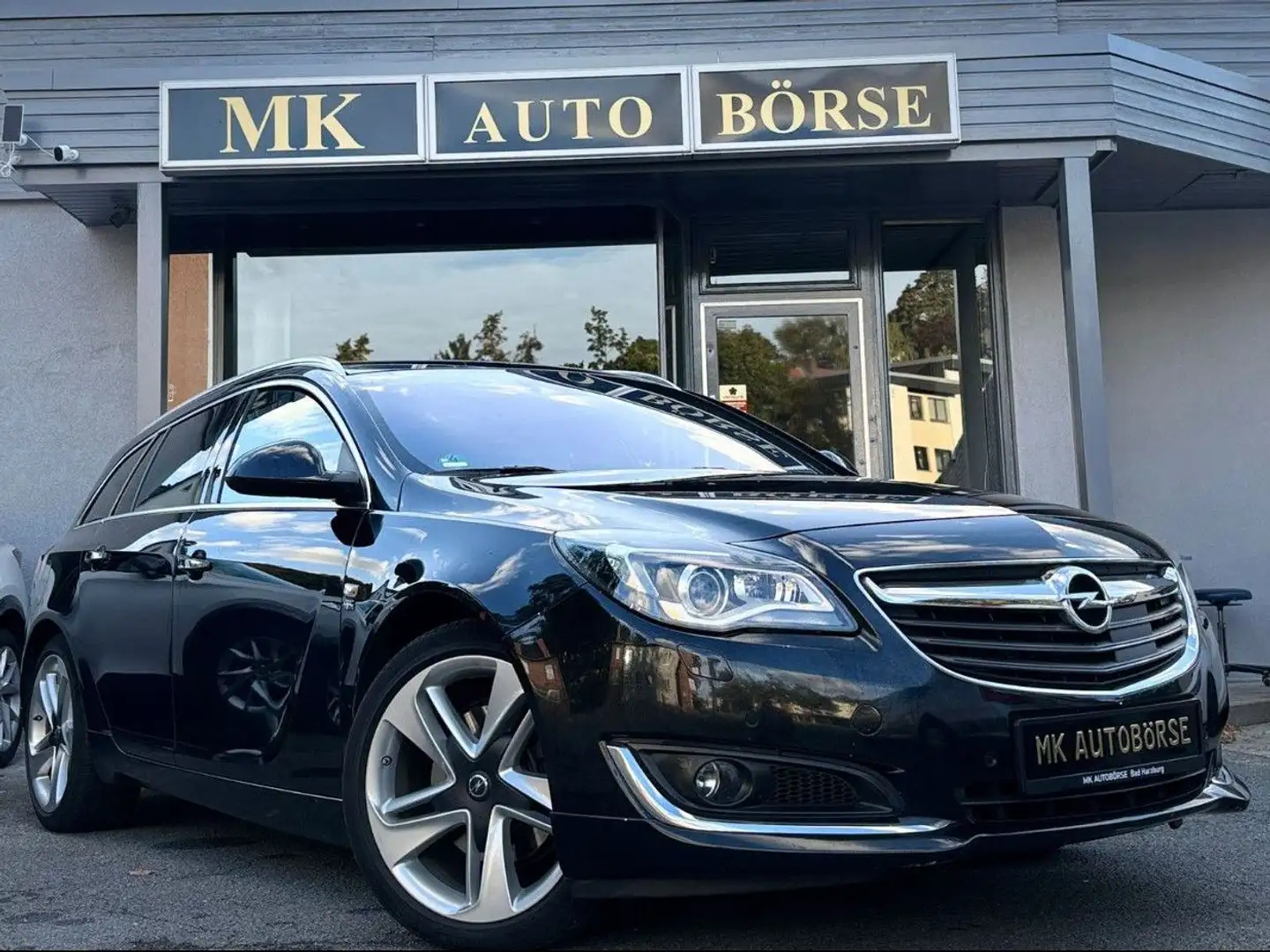 Opel Insignia OPCline tourer/Voll/Automatik/Pano/Bose Schwarz - 2