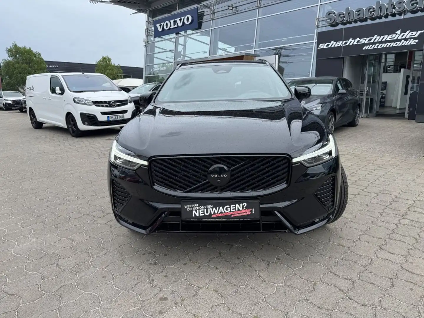 Volvo XC60 B5 B AWD Plus Black Edition+Pano+LichtPak Schwarz - 2