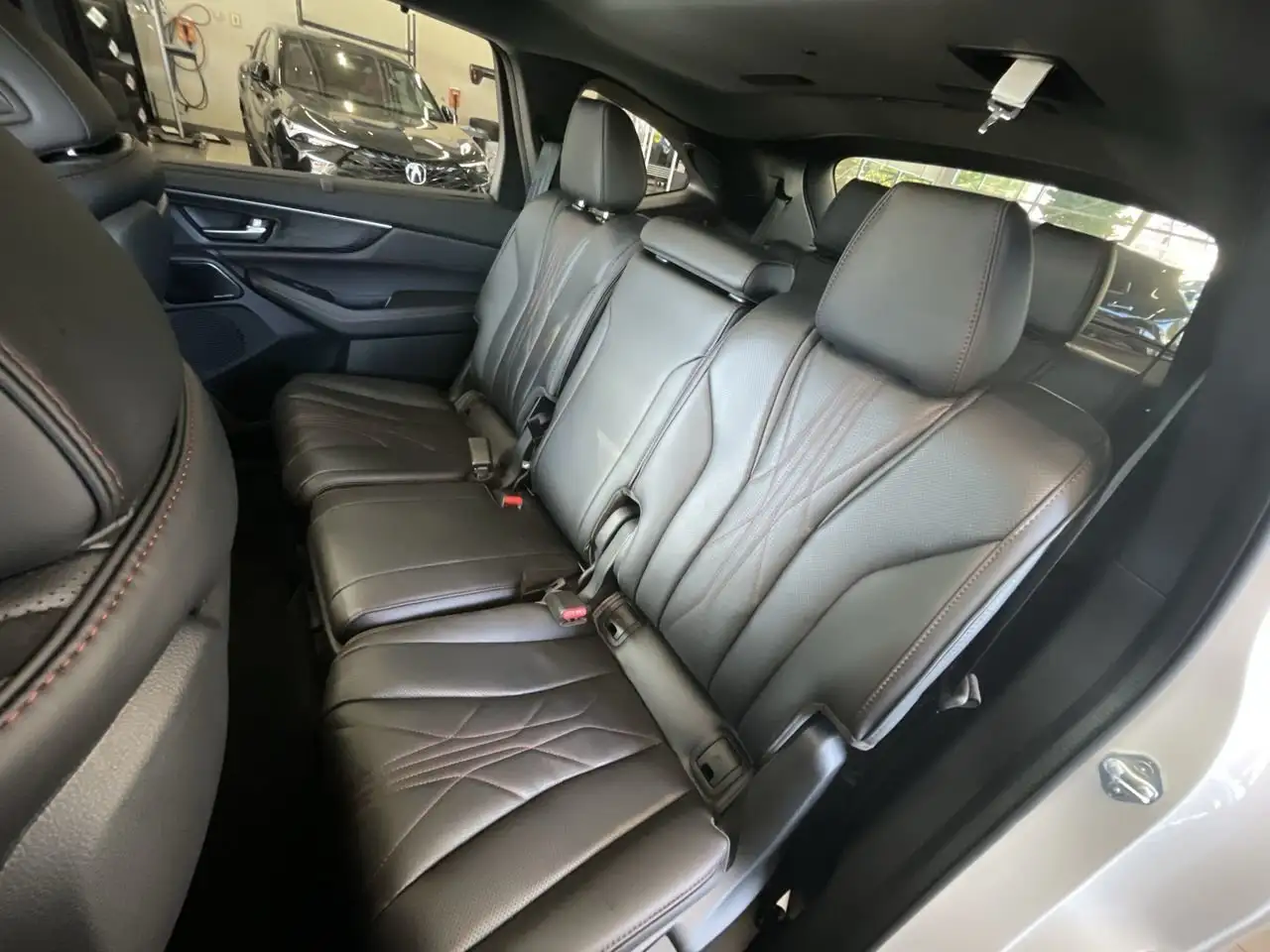 Acura MDX снимка Acura MDX