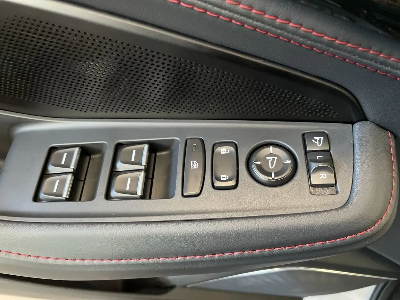 Acura MDX снимка Acura MDX