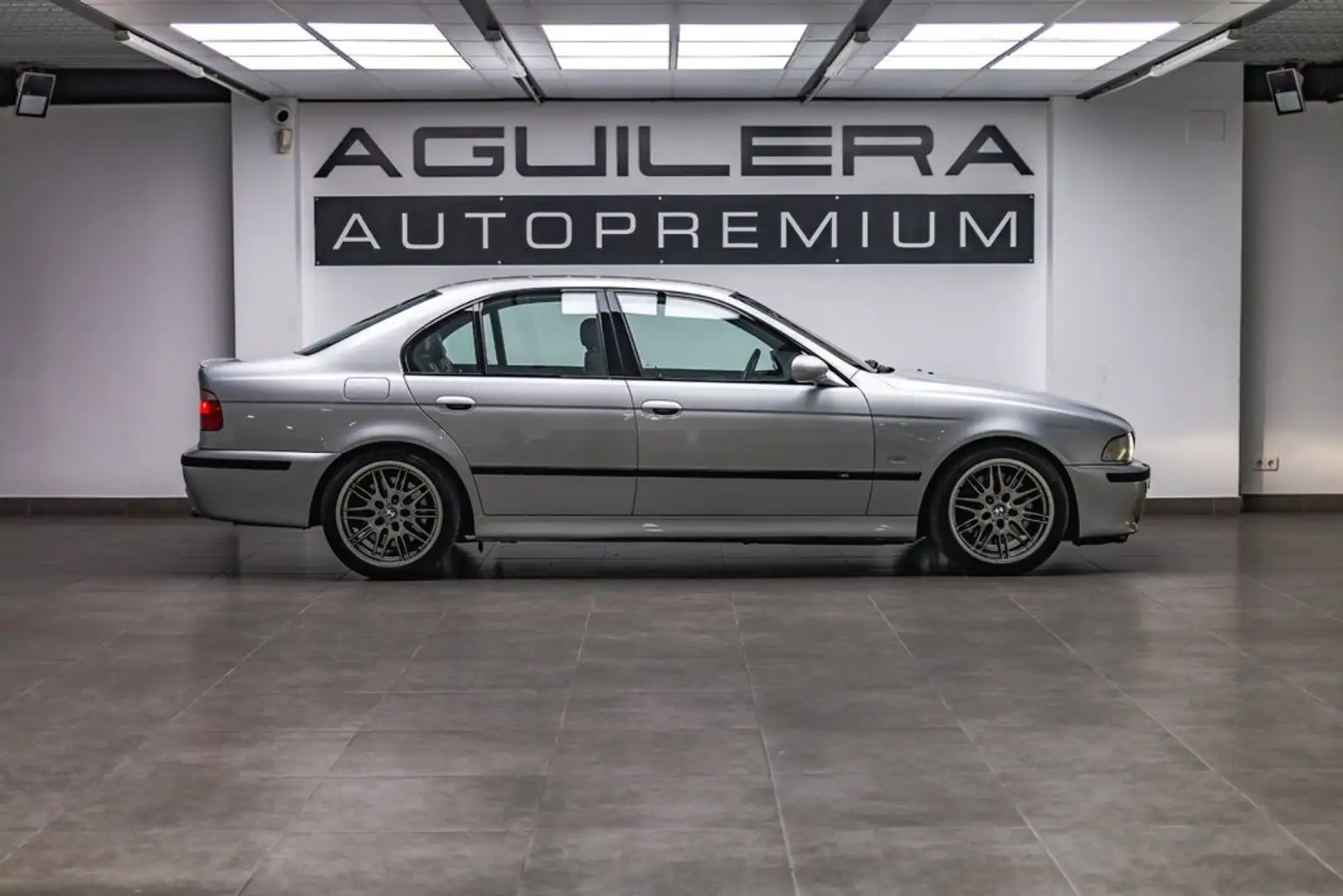 BMW M5 Gris - 2