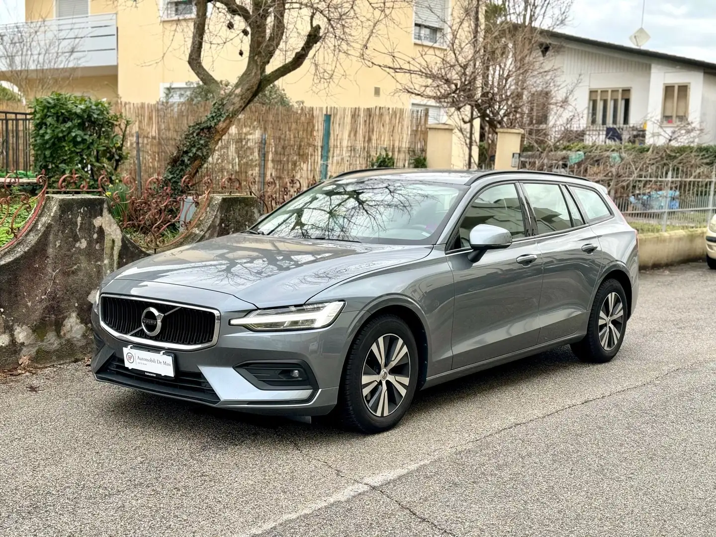 Volvo V60 2.0 d3 Business Plus Tagliandi Certificati Grigio - 1