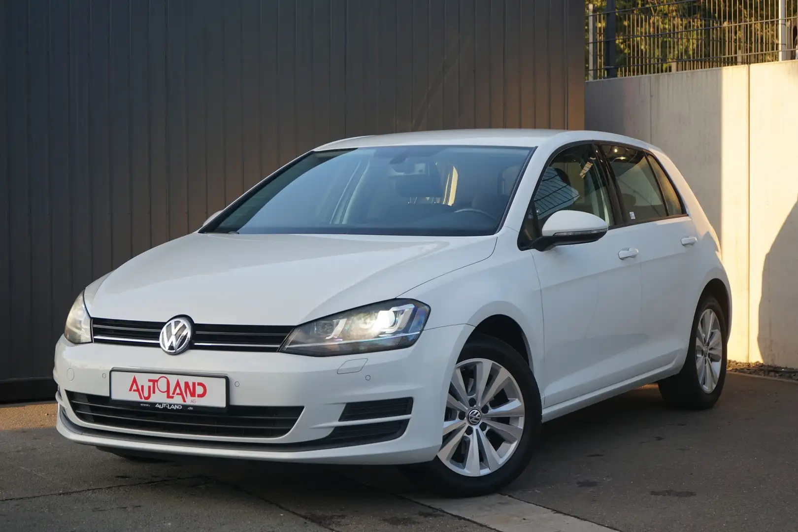 Volkswagen Golf VII 1.4 TSI Xenon Sitzheizung Tempomat PDC Bianco - 2