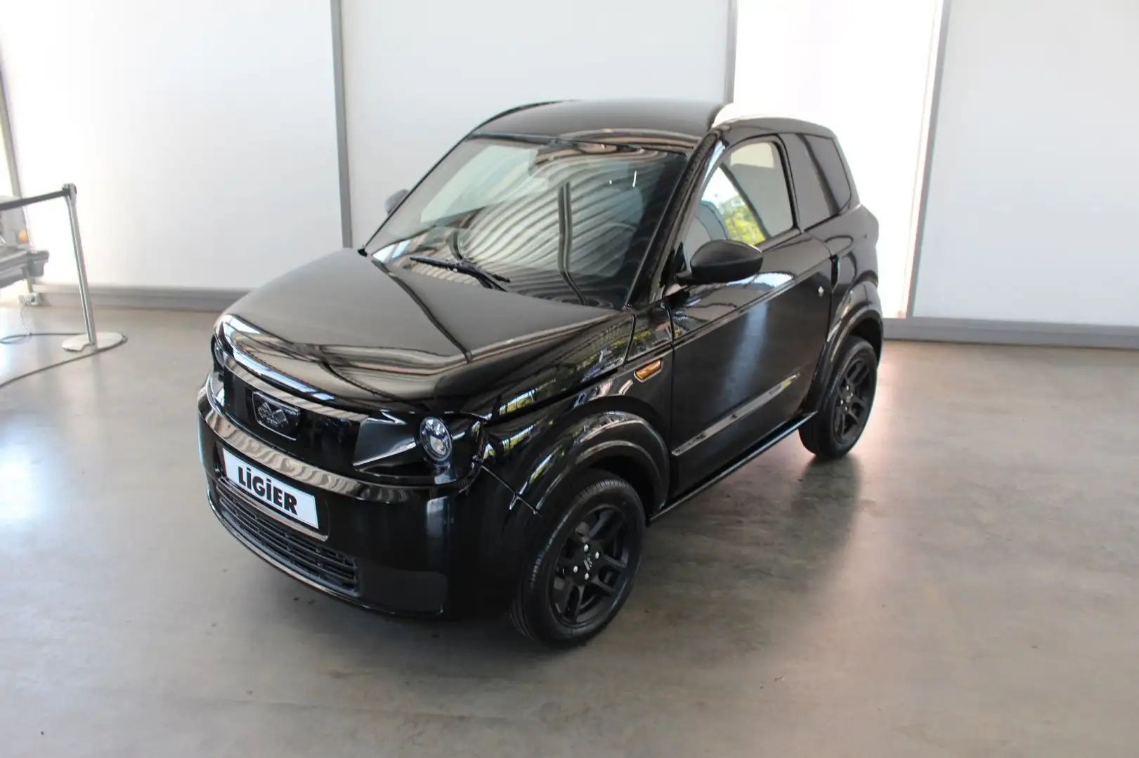 Ligier Myli I.DEAL Servolenkung Multimedia-Paket 2025 Schwarz - 1