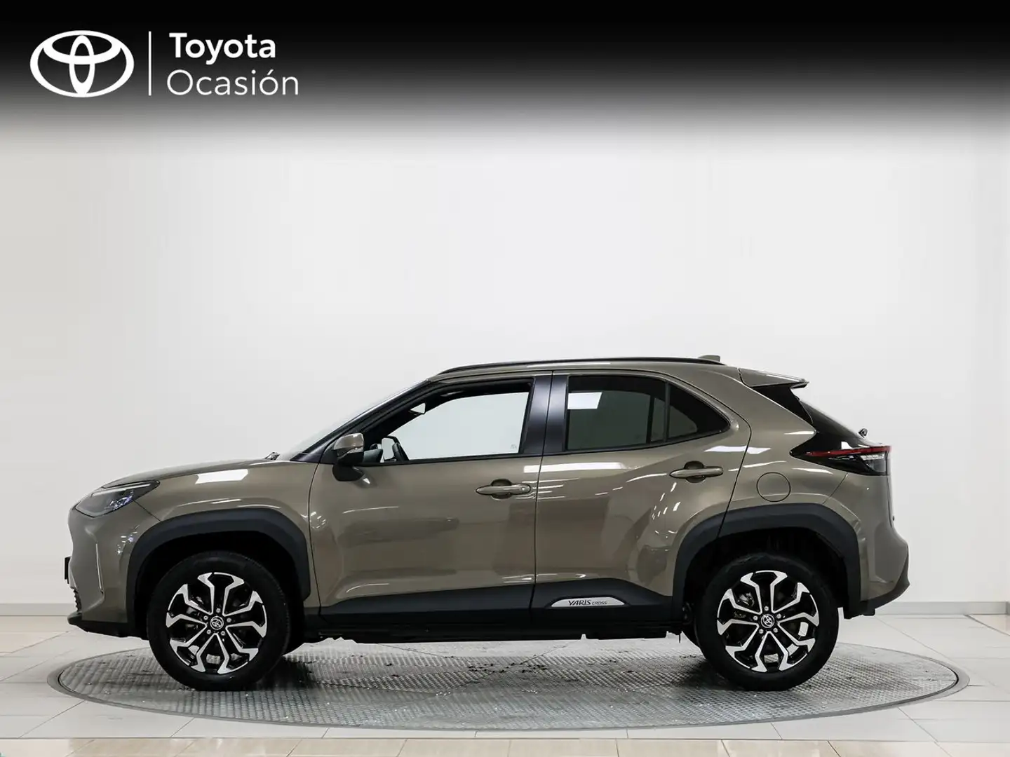 Toyota Yaris Cross 120h e_CTV Active Plus Giallo - 2