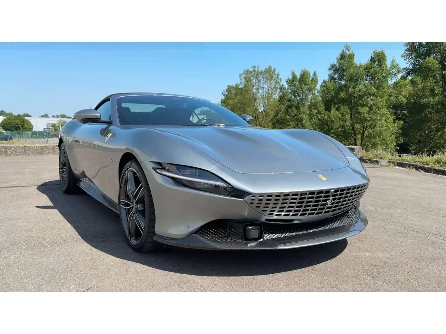 Ferrari Roma Spider Gris - 1