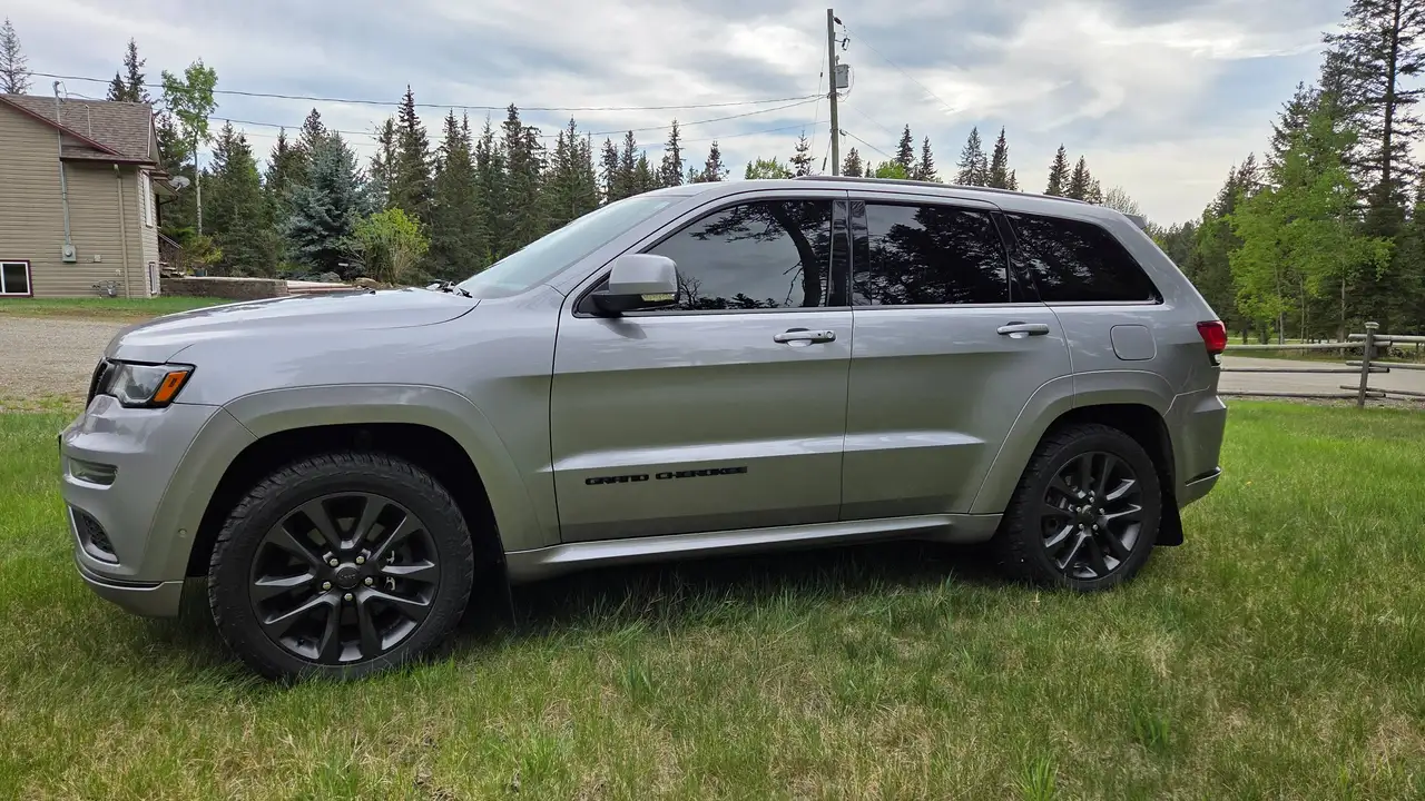 Jeep Grand Cherokee снимка Jeep Grand Cherokee