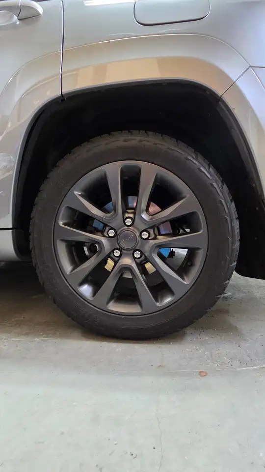 Jeep Grand Cherokee снимка Jeep Grand Cherokee
