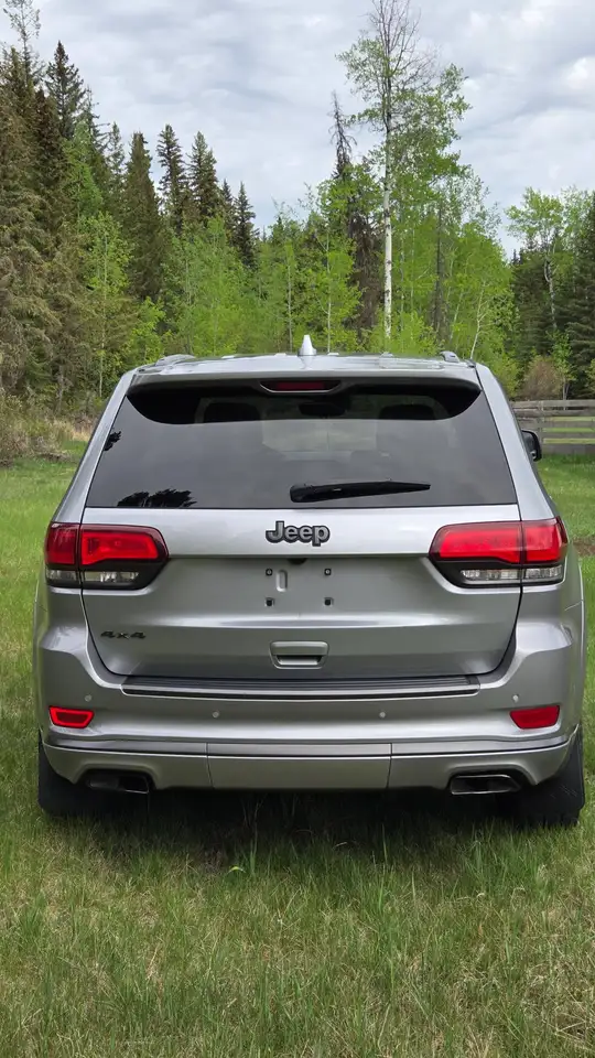 Jeep Grand Cherokee снимка Jeep Grand Cherokee