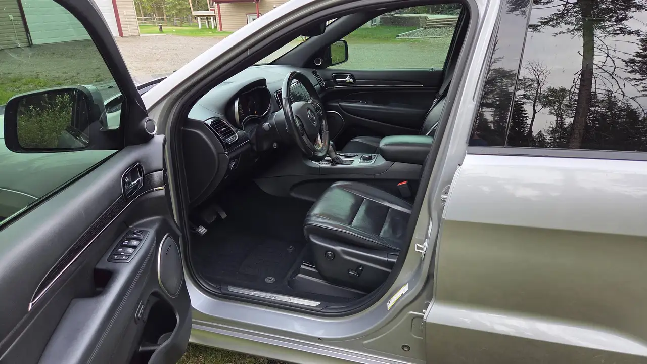 Jeep Grand Cherokee снимка Jeep Grand Cherokee