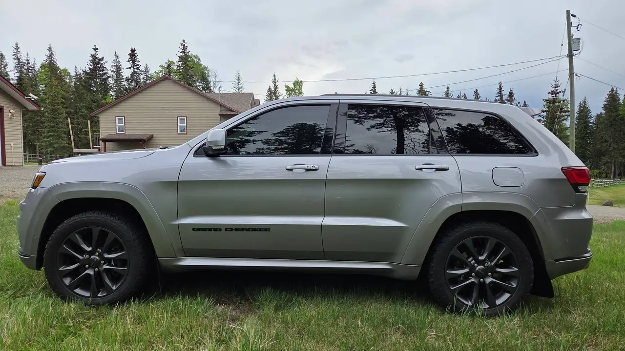 Jeep Grand Cherokee снимка Jeep Grand Cherokee