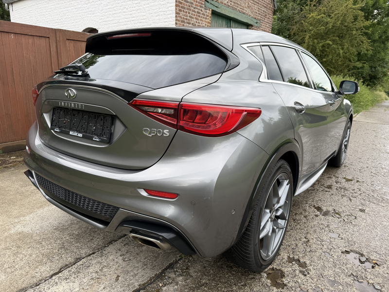 Infiniti Q30 S 1.6 Turbo Sport DCT *CAM*CRUISE*PANO* — photo 3