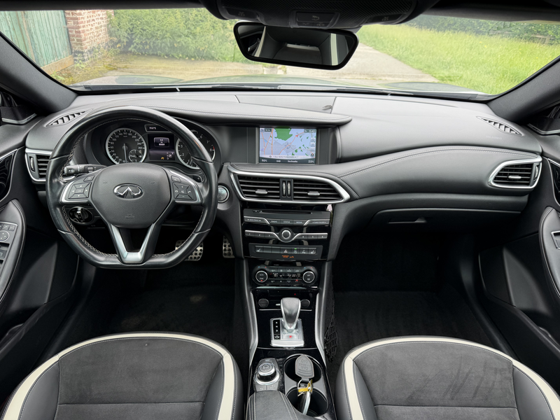 Infiniti Q30 S 1.6 Turbo Sport DCT *CAM*CRUISE*PANO* — photo 12