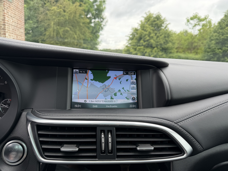 Infiniti Q30 S 1.6 Turbo Sport DCT *CAM*CRUISE*PANO* — photo 15