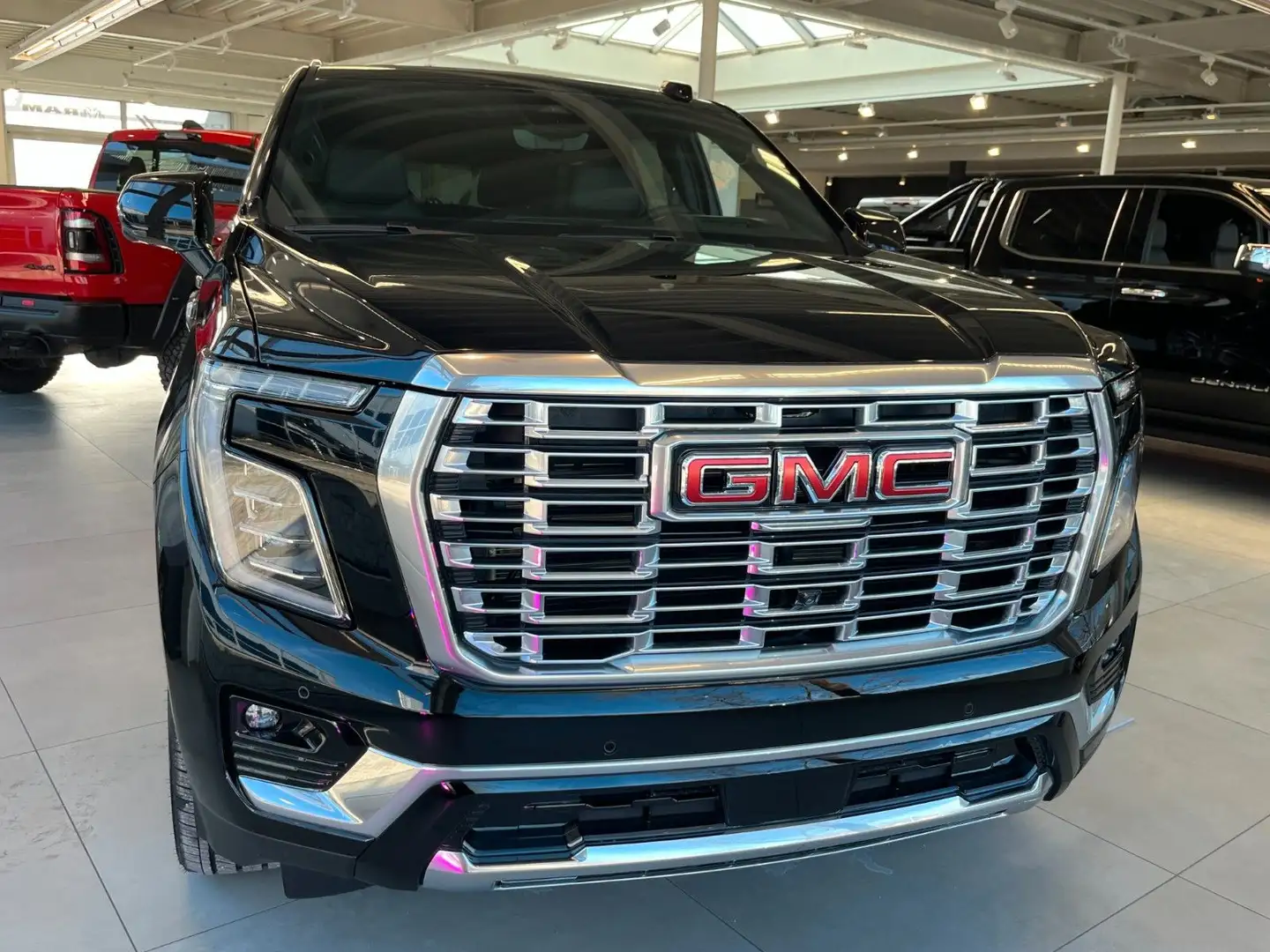 GMC Yukon Denali 6.2 V8*Luftfed.*360°*Head-Up Schwarz - 2