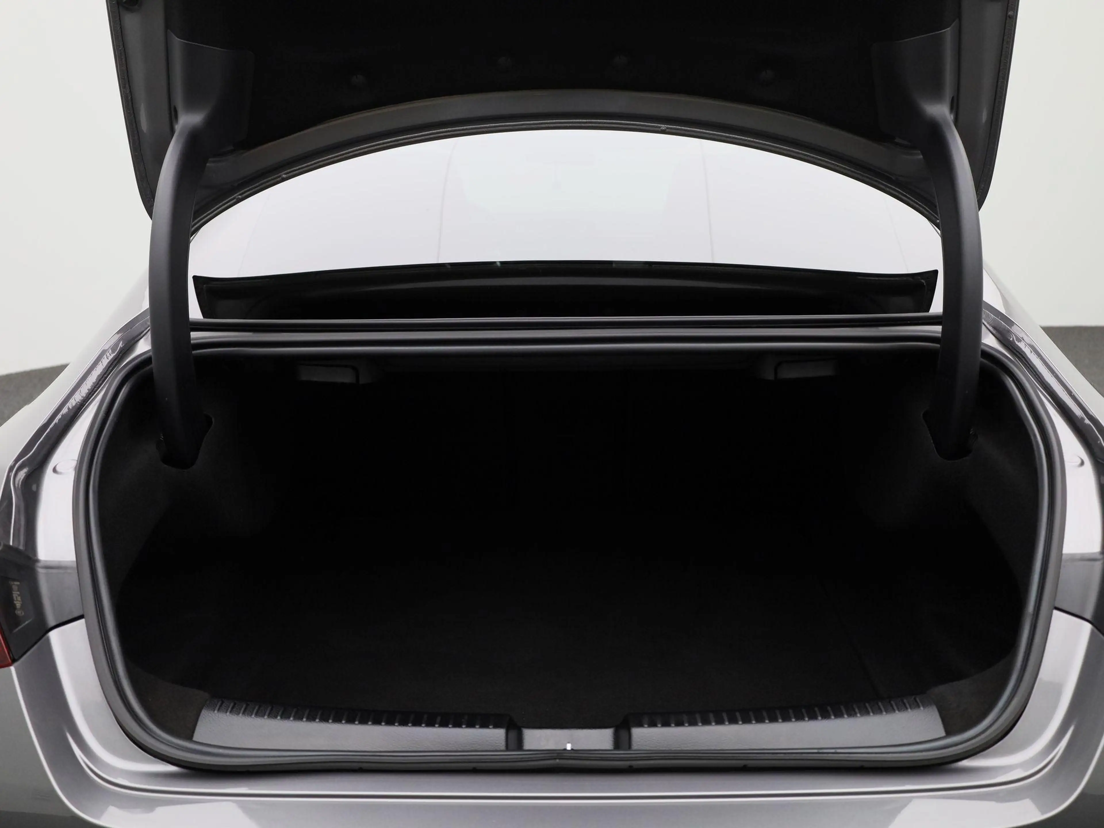 Mercedes-Benz CLA 200 AMG Line + 19 INCH + CAMERA + LED + 200 — photo 14