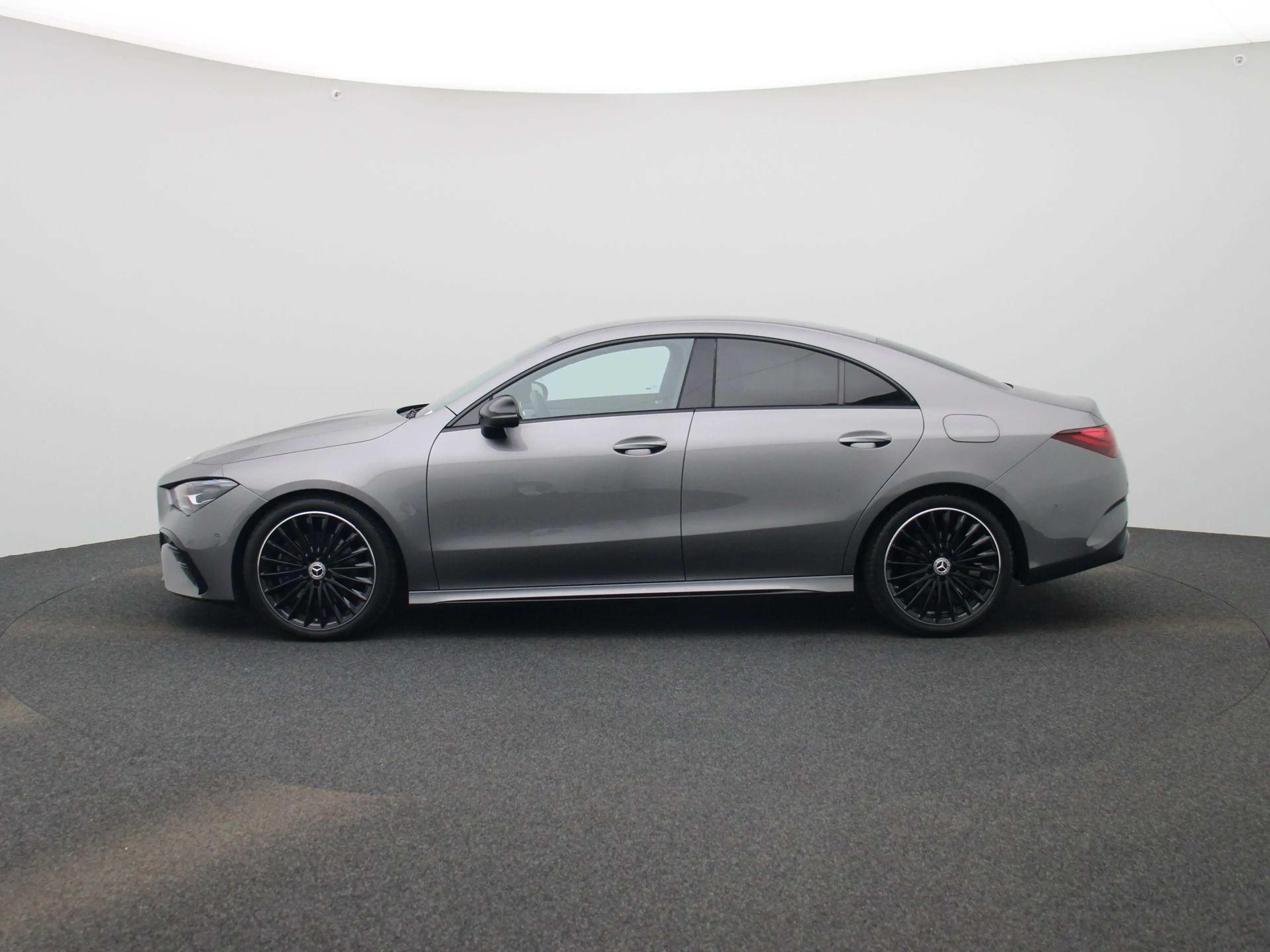 Mercedes-Benz CLA 200 AMG Line + 19 INCH + CAMERA + LED + 200 — photo 4