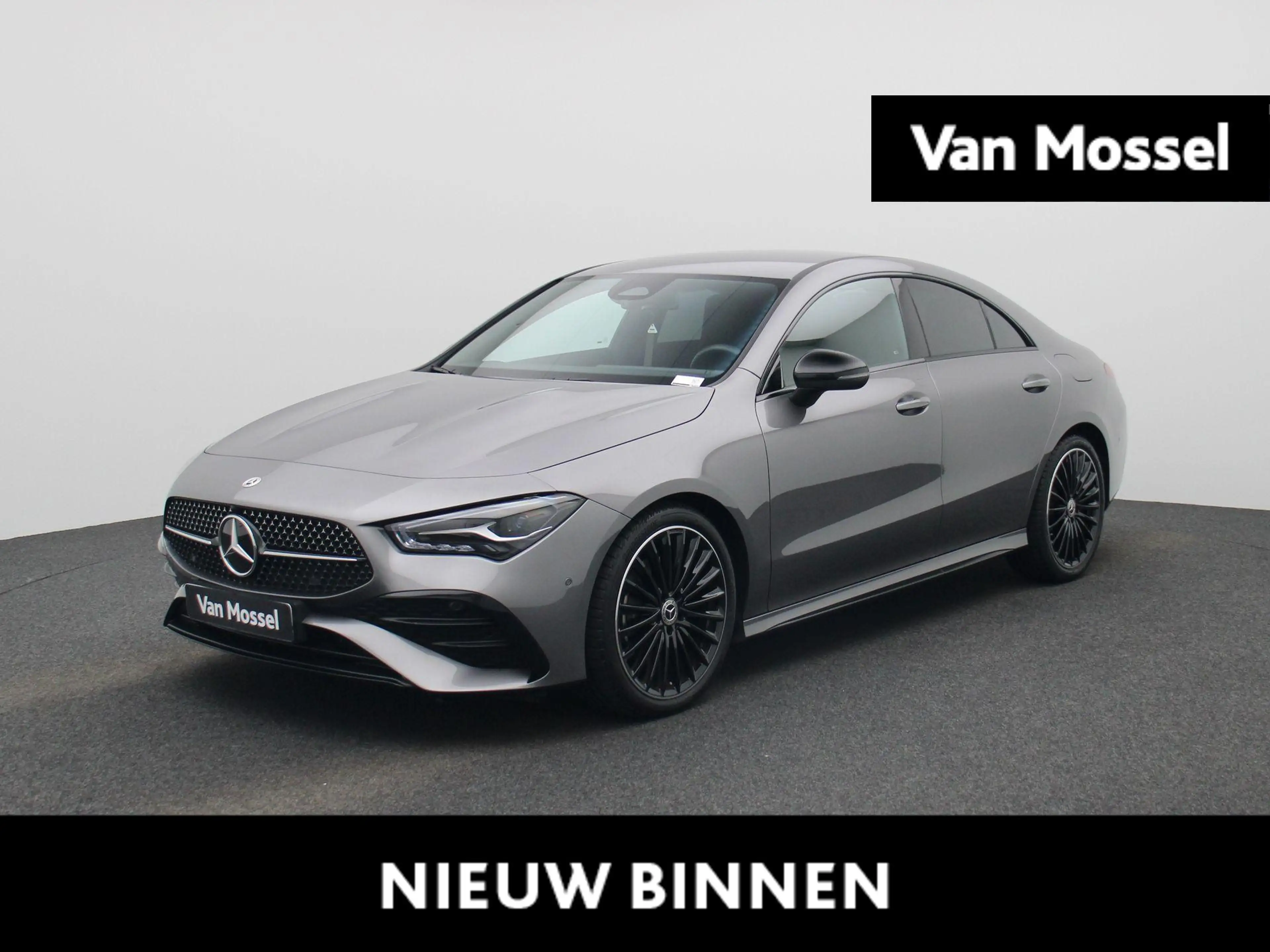 Mercedes-Benz CLA 200 AMG Line + 19 INCH + CAMERA + LED + 200