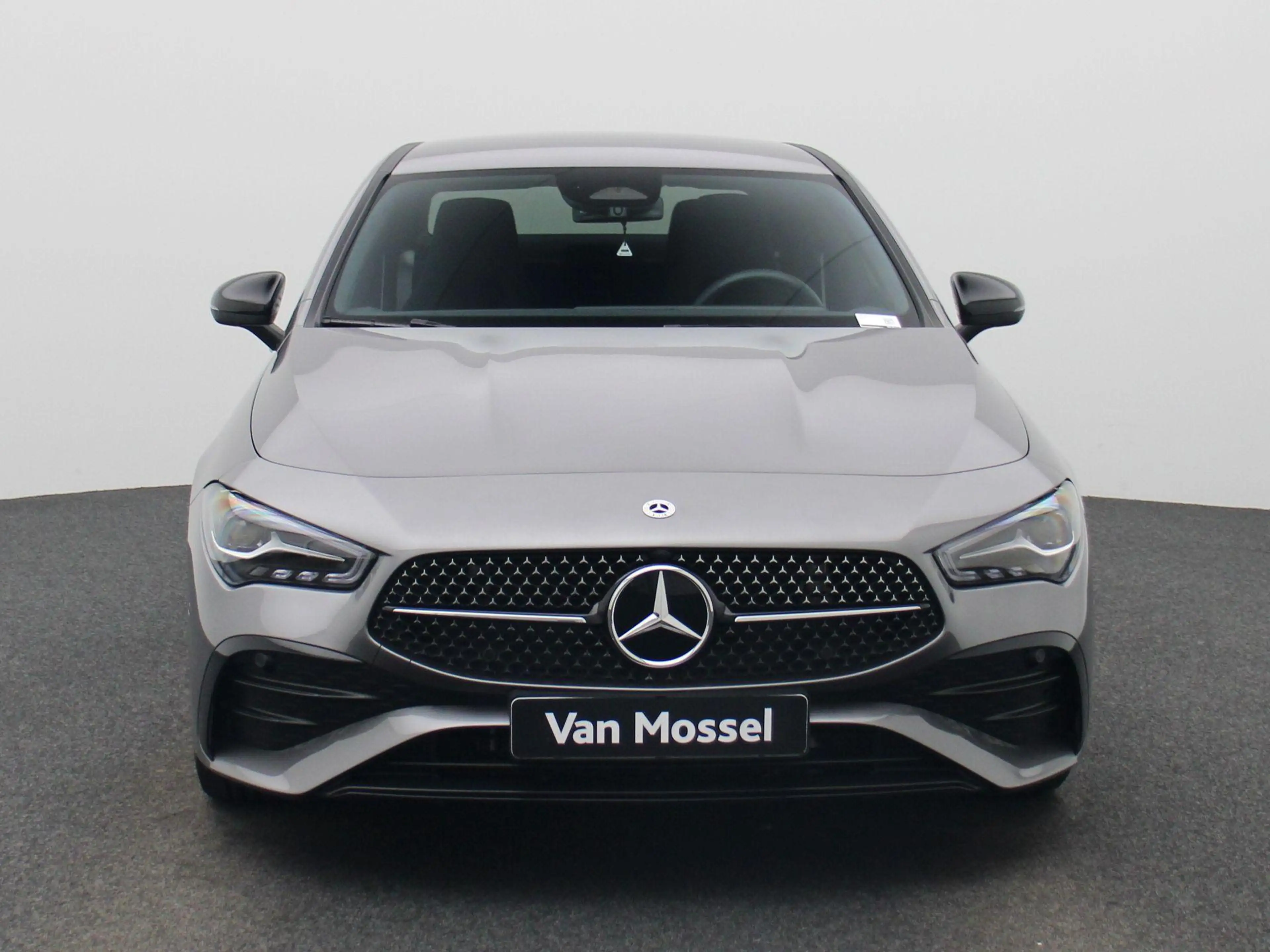 Mercedes-Benz CLA 200 AMG Line + 19 INCH + CAMERA + LED + 200 — photo 3