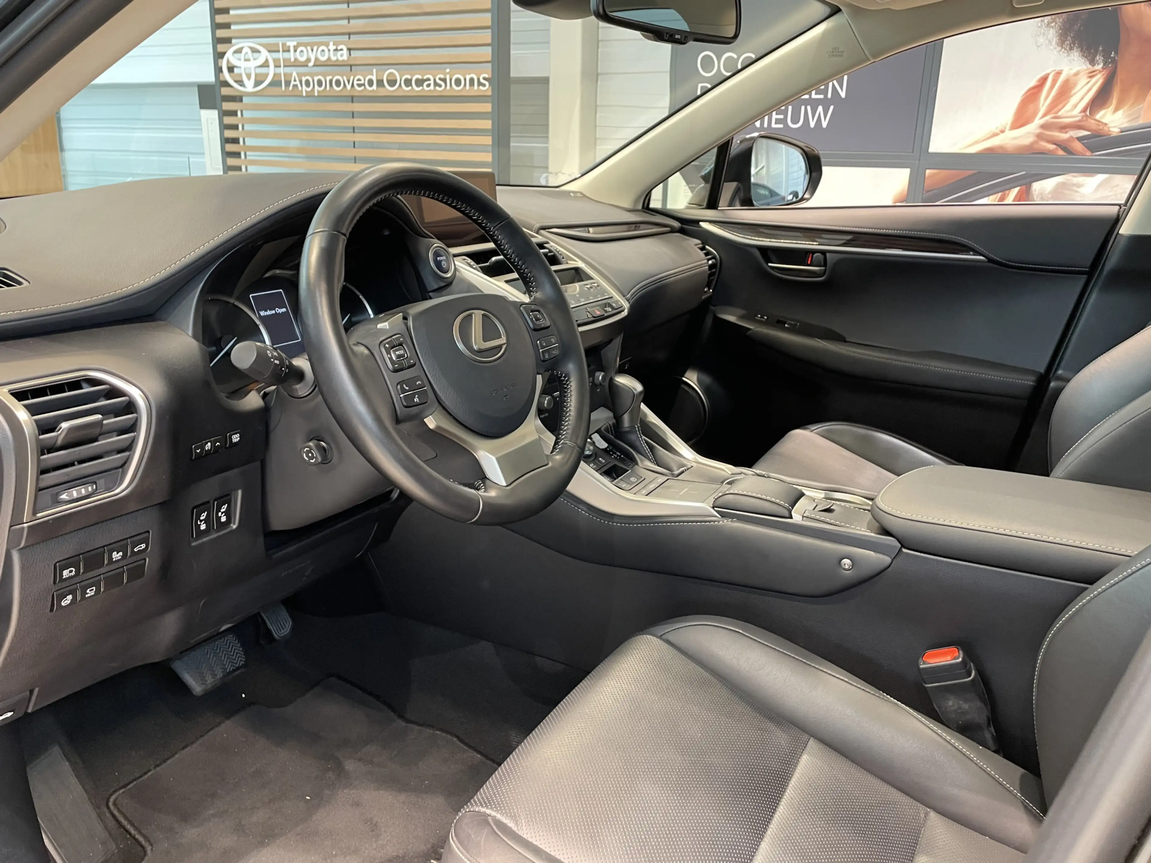 Lexus NX 300h AWD President Line | Mark Levinson | LED koplampen — photo 2