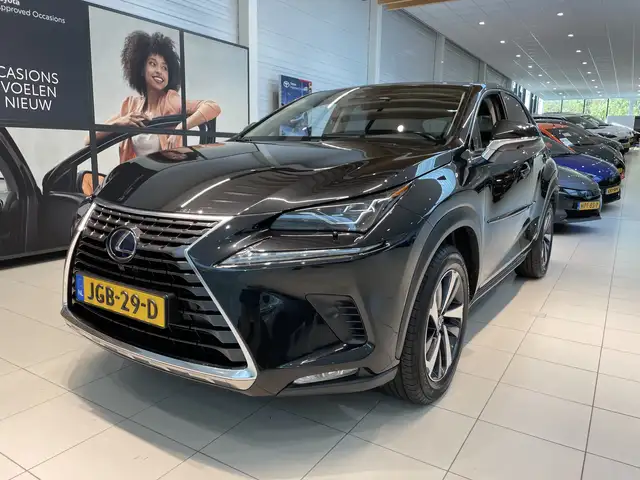 Lexus NX 300h AWD President Line | Mark Levinson | LED koplampen