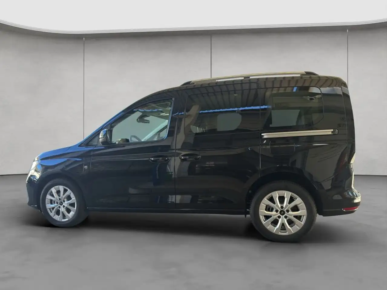 Ford Tourneo Connect 1.5 EcoBoost PHEV Aut. TITANIUM 2