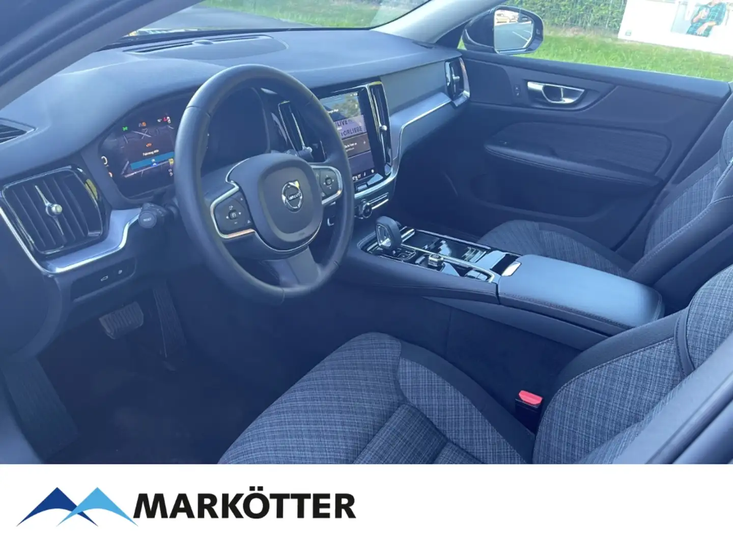Volvo V60 T6 AWD Recharge Core/Kamera/Lenkrhz/GOOGLE Schwarz - 2
