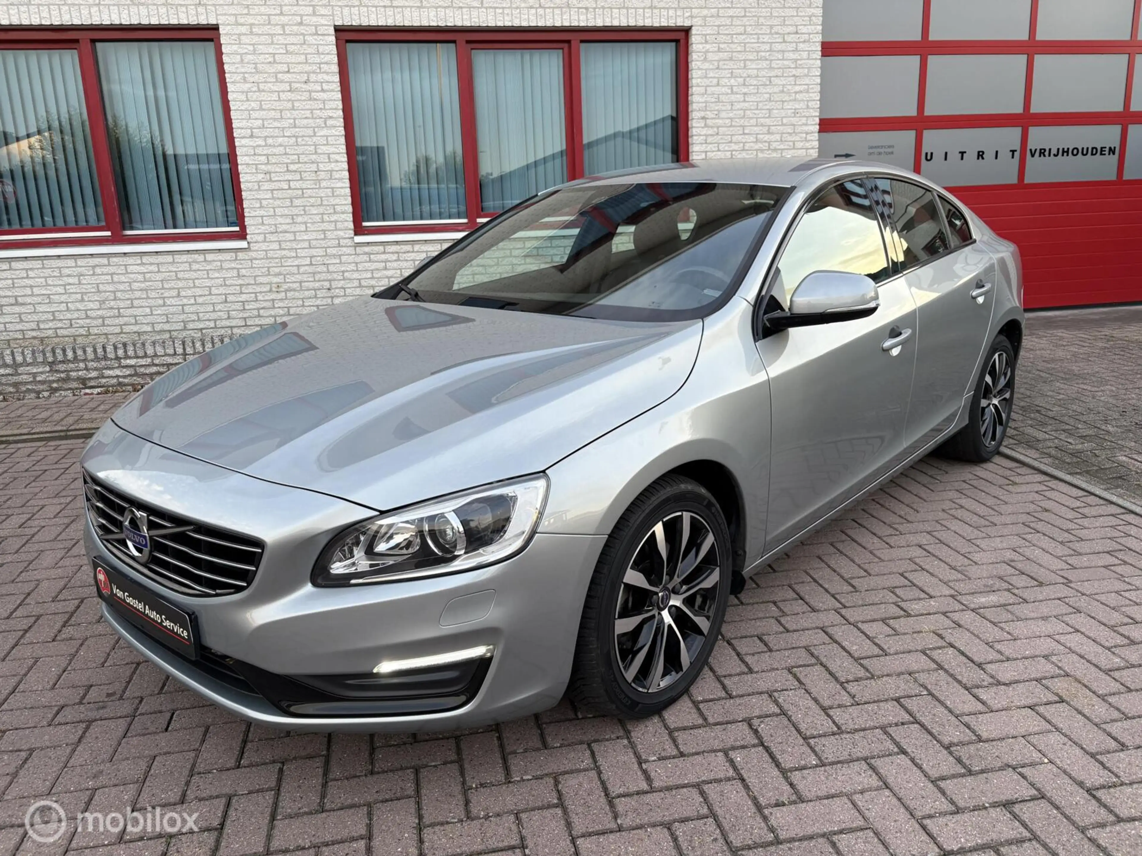 Volvo S60 1.5 T3 Polar+ Dynamic AUTOMAAT/ORIGINEEL NED — photo 3