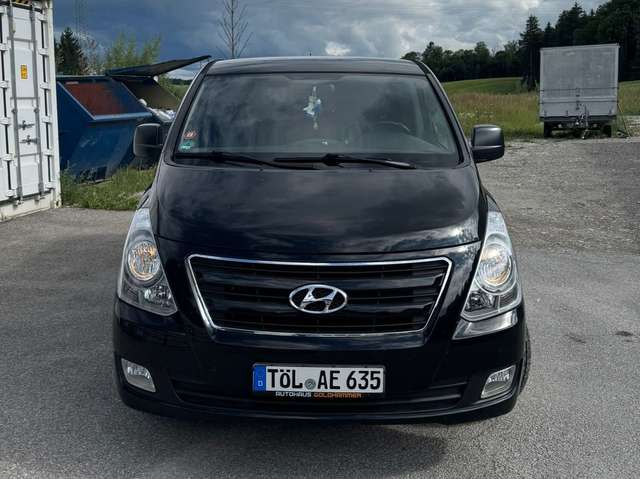 Imagine Hyundai H-1 H 1 Cargo verglast