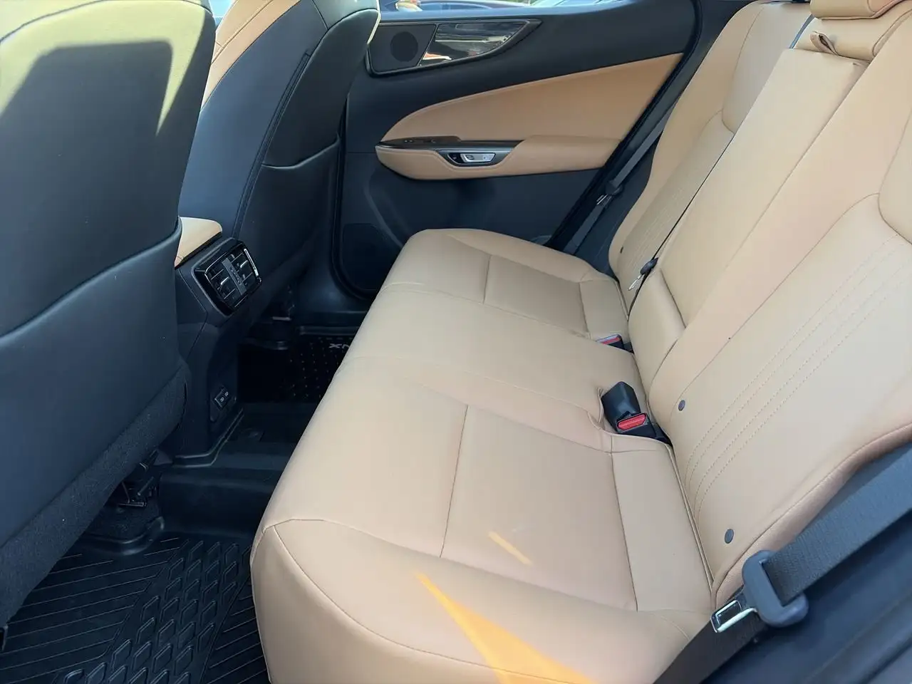 Lexus NX снимка Lexus NX