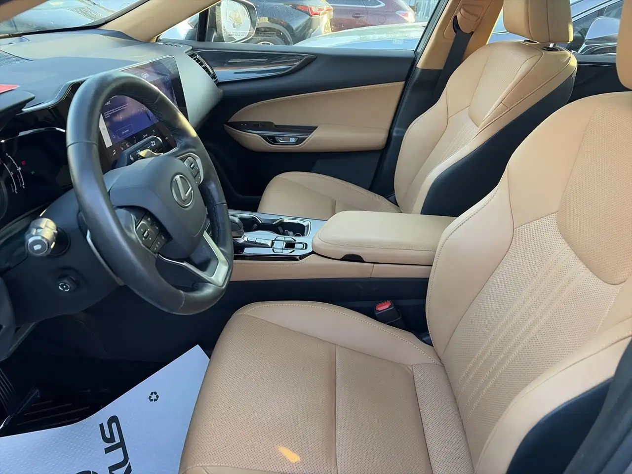 Lexus NX снимка Lexus NX