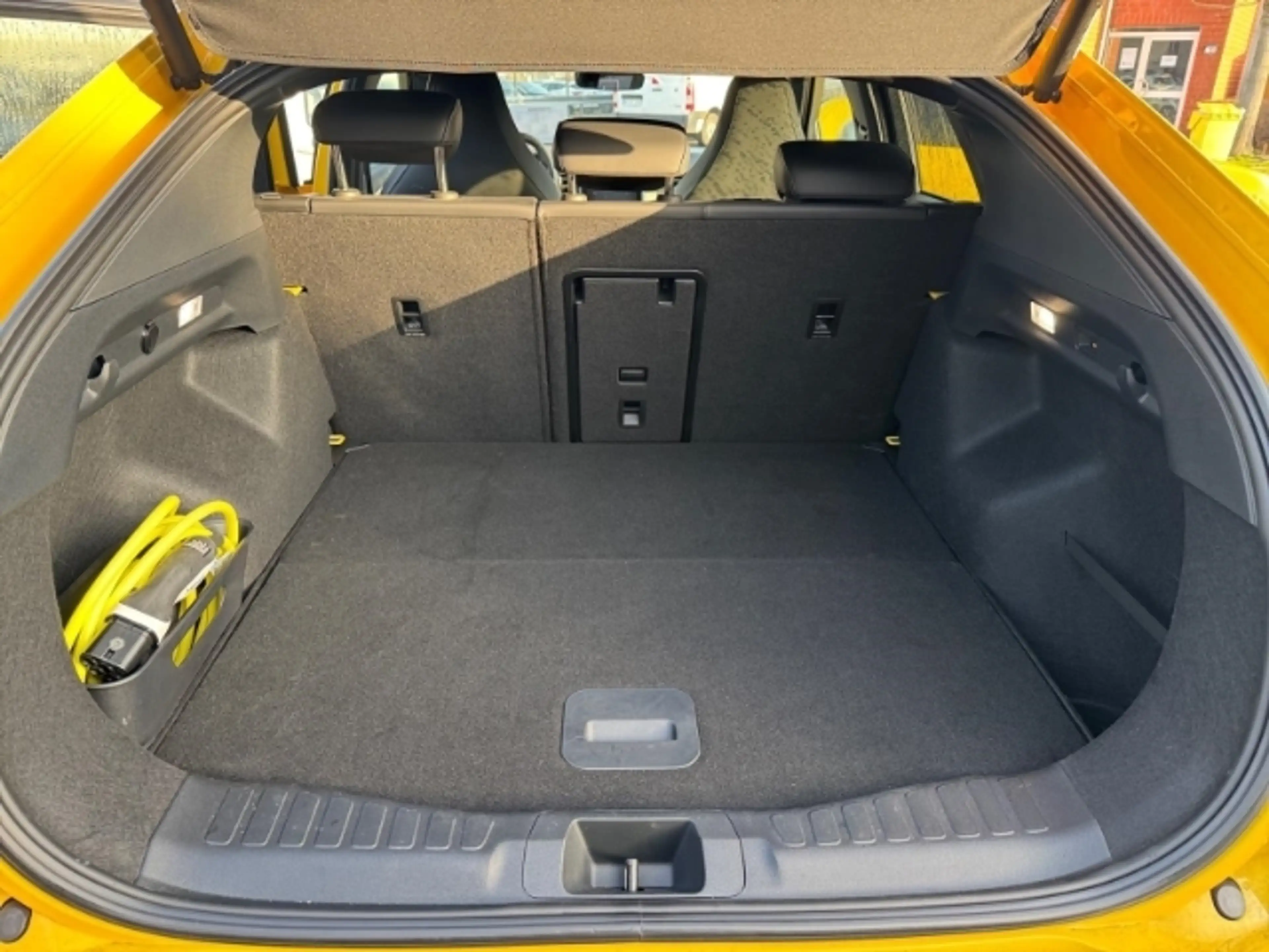 Ford Capri RWD Premium Extended Range + Wärmepumpe + Fahreras — photo 13
