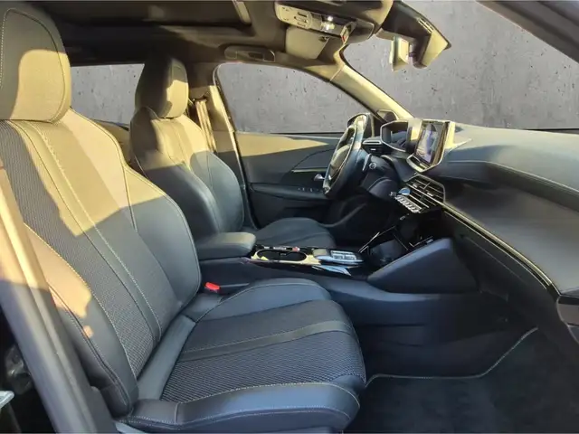 Peugeot 2008 view 13
