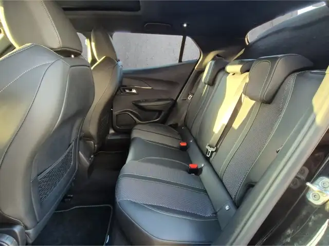 Peugeot 2008 view 8