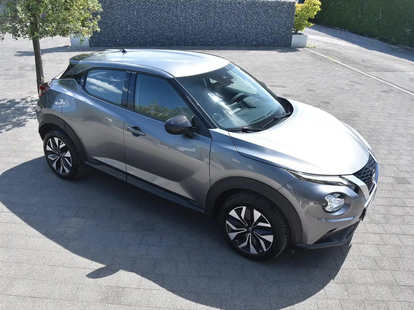 Nissan Juke 1.0 DIG-T DCT Acenta Cam/Led/Carplay Gris - 1
