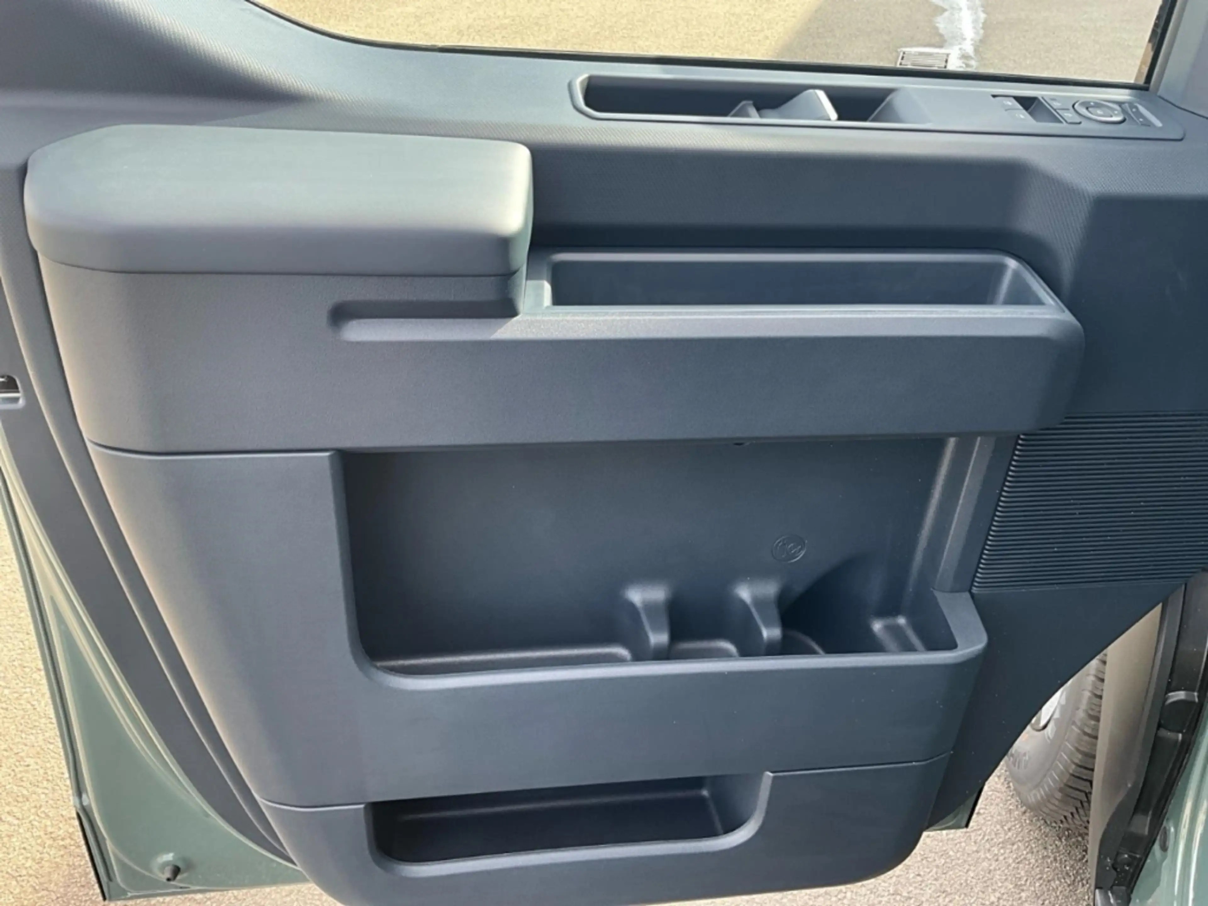Kia PV5 Passenger Passenger ELITE 71,2 kWh Power Smart Comfort WP Al — photo 12