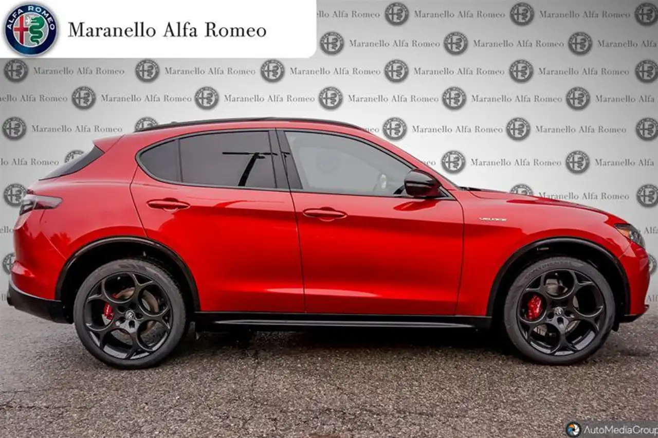 Alfa Romeo Stelvio снимка Alfa Romeo Stelvio