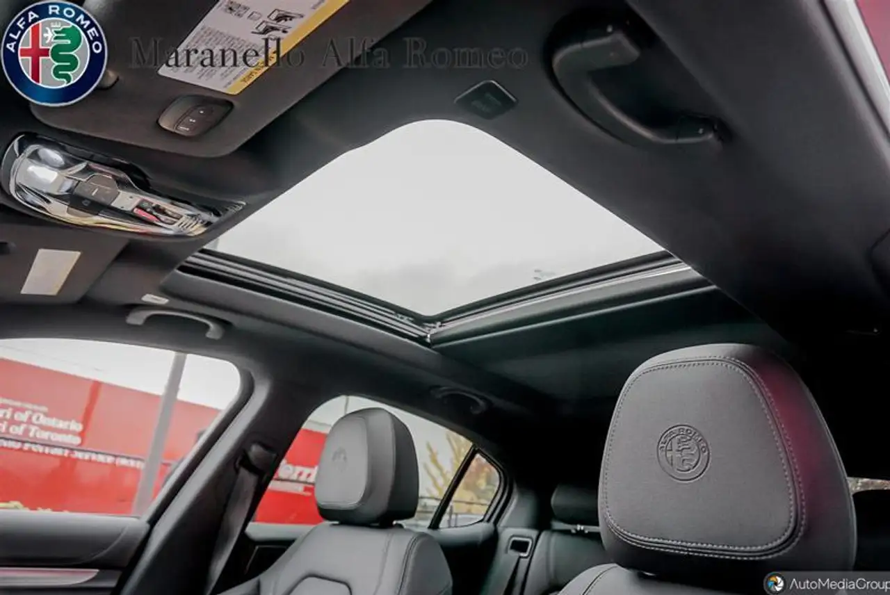 Alfa Romeo Stelvio снимка Alfa Romeo Stelvio