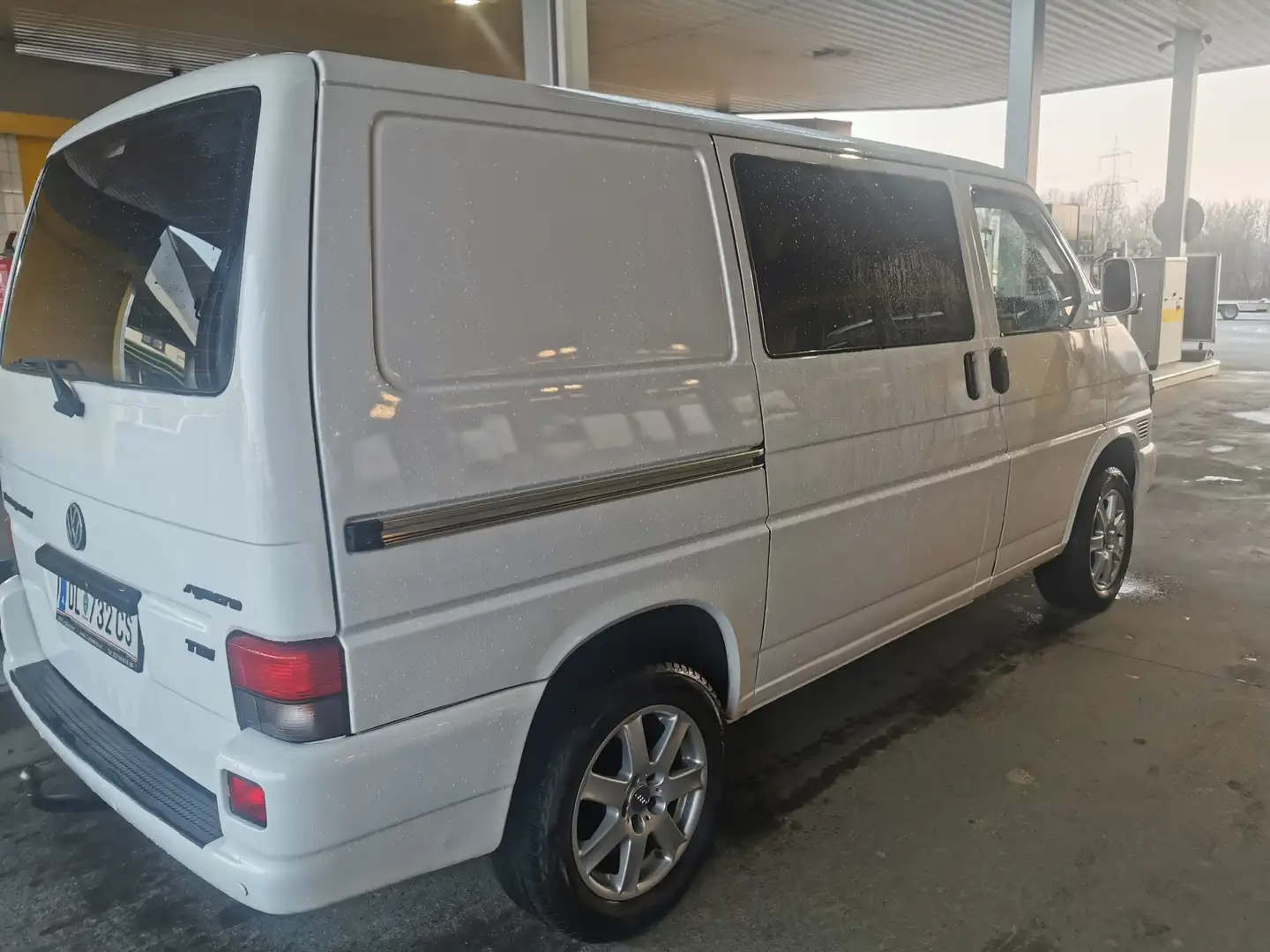 Volkswagen T4 2,5 Syncro 102 PS PKW- 5-Sitze Weiß - 2