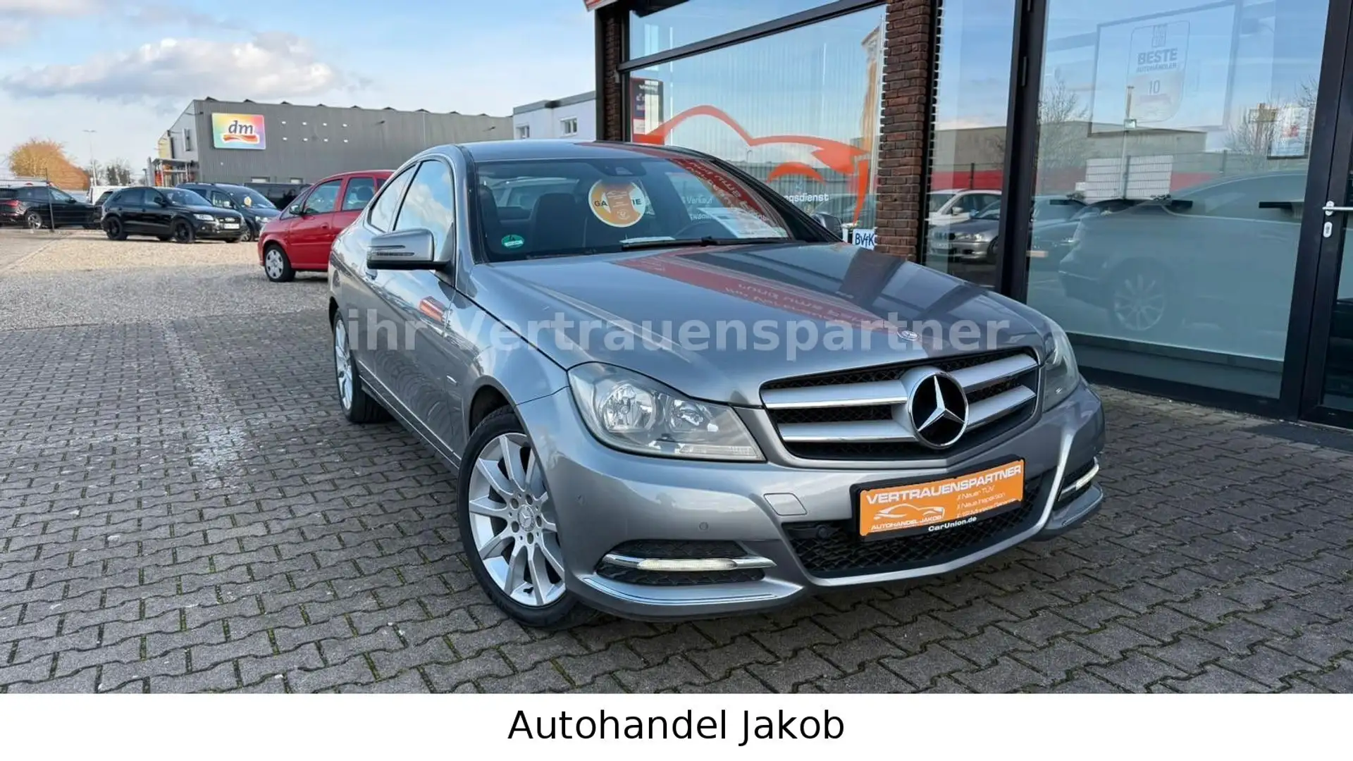 Mercedes-Benz C 180 /Coupe/Super Ausstattung/TÜV_SERVICE_NEU!!! Stříbrná - 2