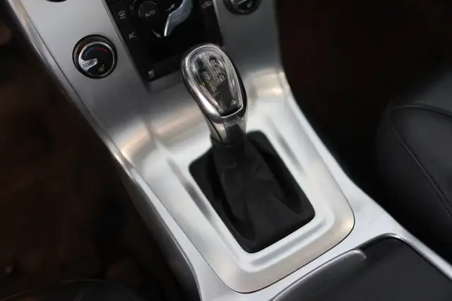 Volvo V70 view 14