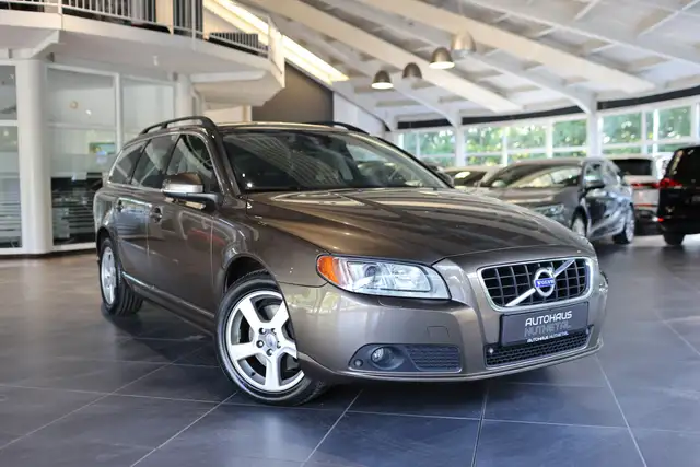 Volvo V70 main image