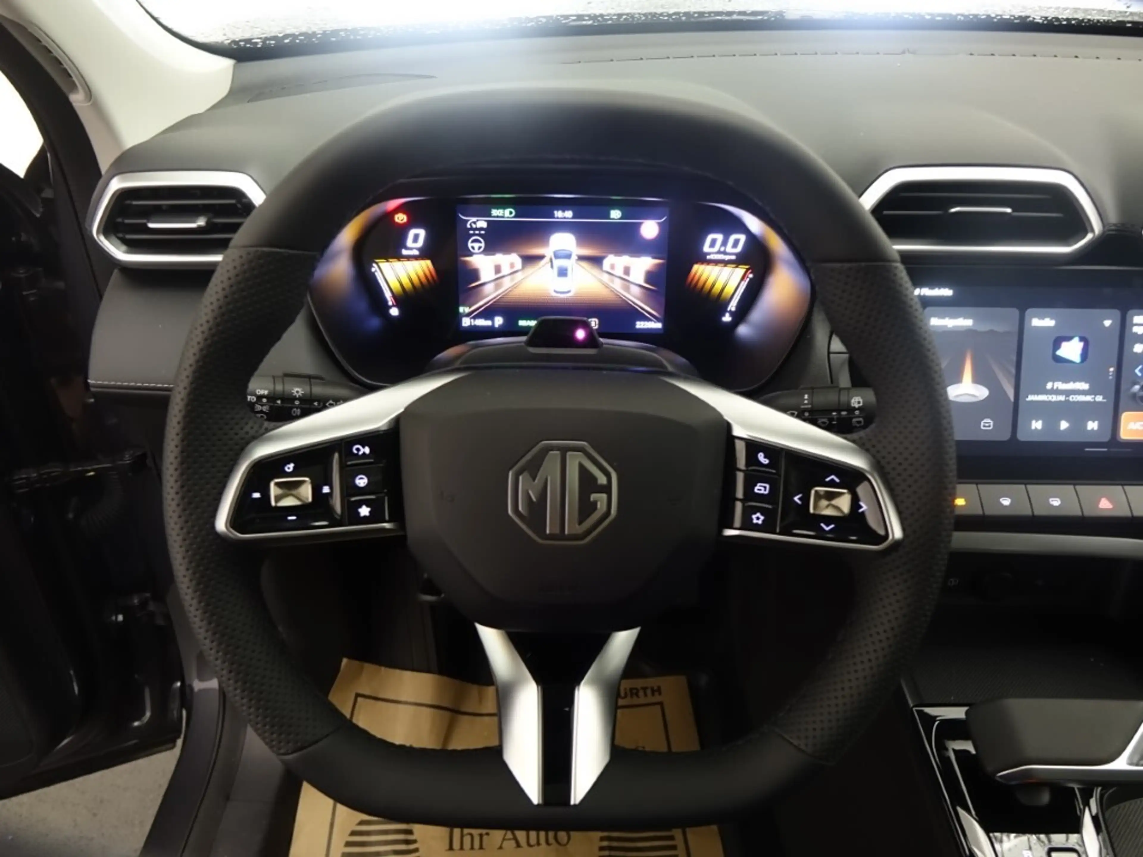 MG ZS 1.5 Hybrid+ Luxury *LED, NAVI, LEDER, RFK* — photo 8
